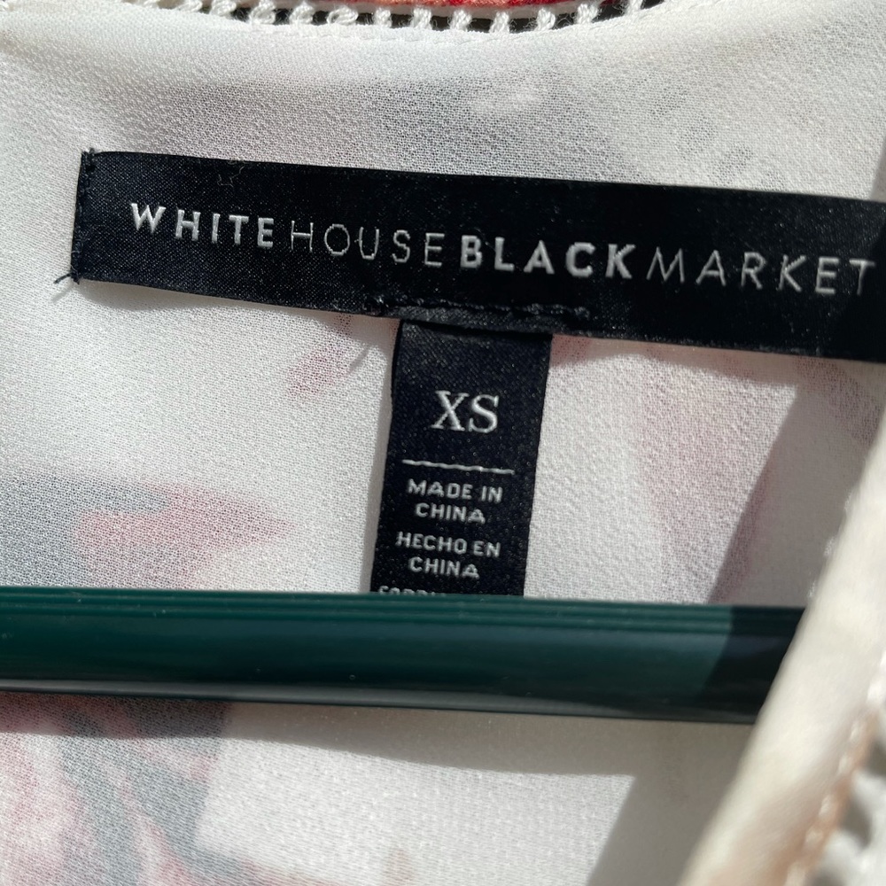 WHITEHOUSE BLACK MARKET TOP - Picture 2 of 3